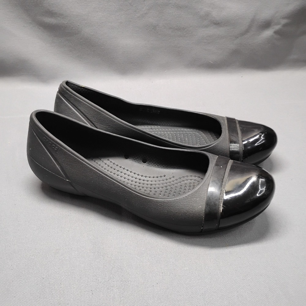 Crocs Womens 8 Cap Toe Flat Black Rubber Patent Cap Toe Slip On Shoes